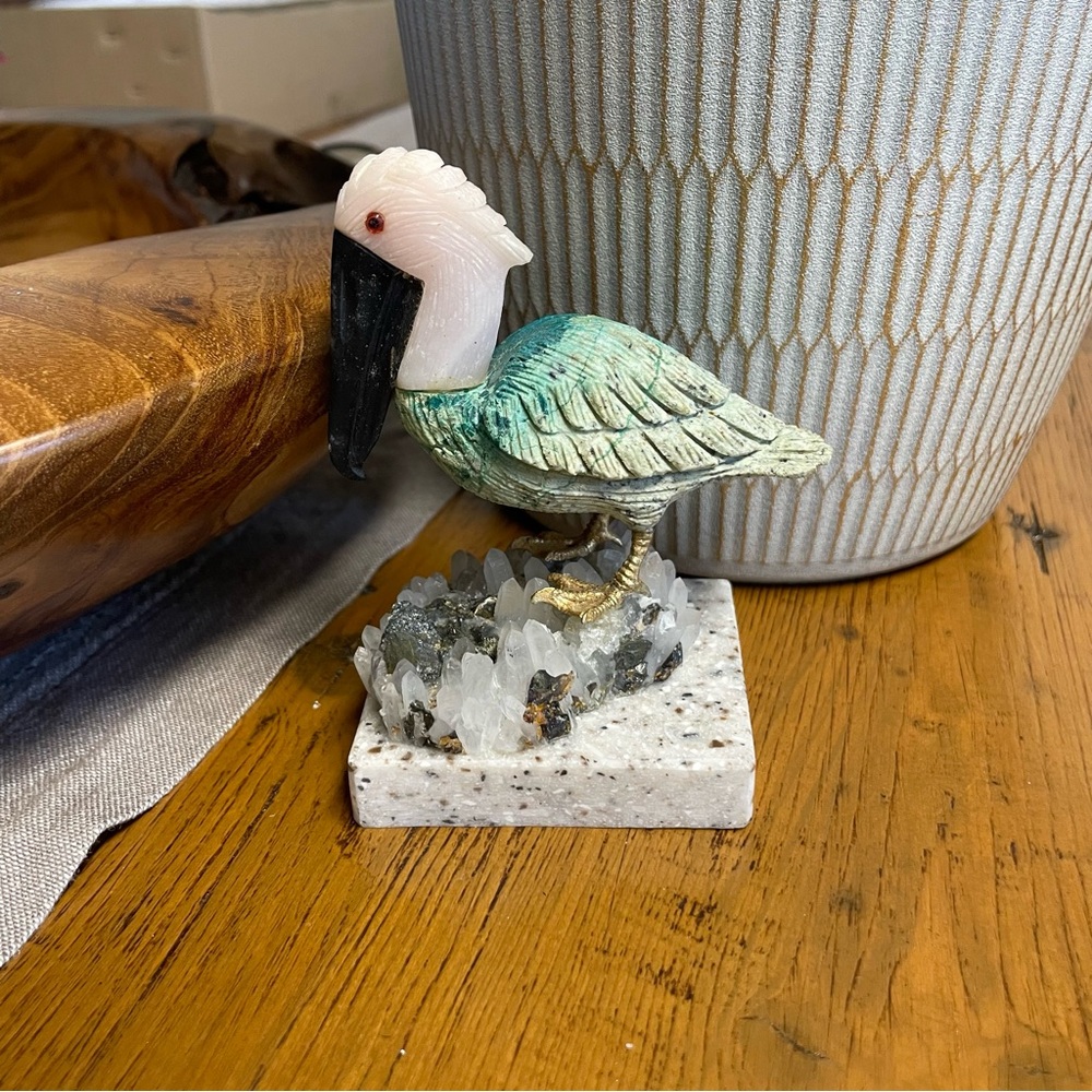 Hand carved crystal bird from Peru. Peruvian crystal bird carving. - Picture 5 of 6